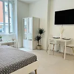 Apartment Golden - Stylish And With Free Parking!