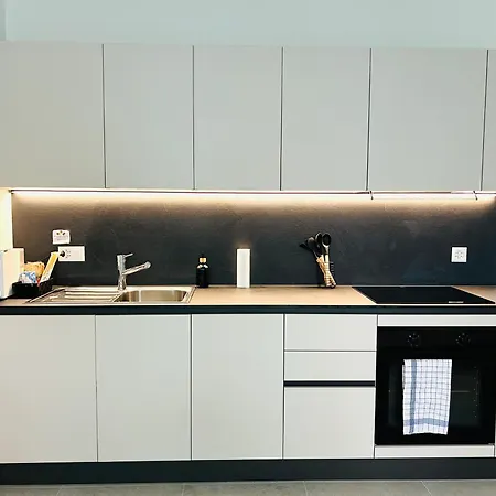 Golden - Stylish And With Free Parking! Лугано